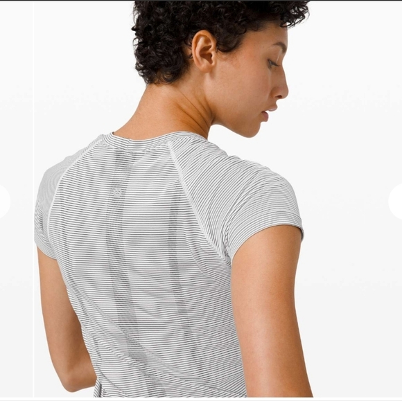 Lululemon Swiftly Tech Short Sleeve 2.0 Tempo Stripe White / Black Size 4 - Picture 3 of 8